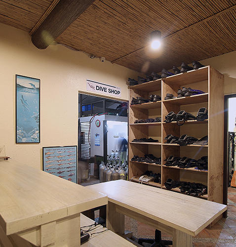 dive resort dive shop with gear rentals for scuba diving